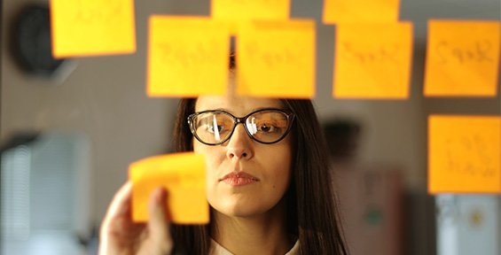 pensamiento-crítico-hrtools-toma-decisiones-éxito-poder